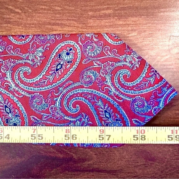 Like New JOS. A. BANK Executive Collection Red 100% Silk Paisley Necktie - Picture 10 of 10